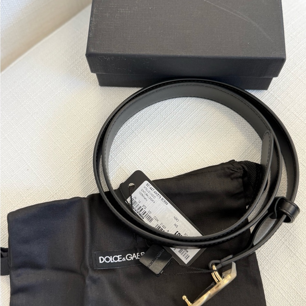 Dolce & Gabbana Black Leather Belt with Gold DG Buckle - Picture 5 of 8